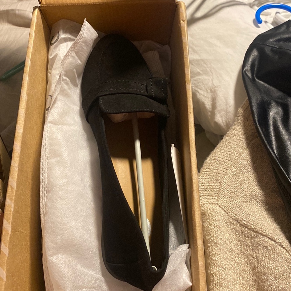 Women’s black flats size 9- New with tags